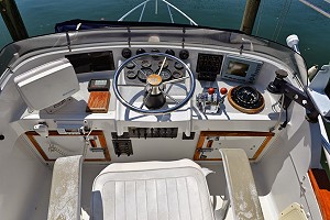 31 Bertram - Flybridge Cruiser - $120,000 USD
